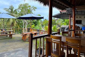 Kelingking Bar and Resto di Nusa Penida Bali