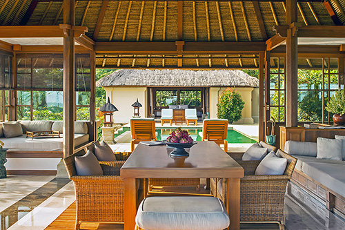 Akomodasi mewah dengan suasana nyaman dan panorama indah memastikan Anda betah tinggal di hotel Amandari Resort Ubud.