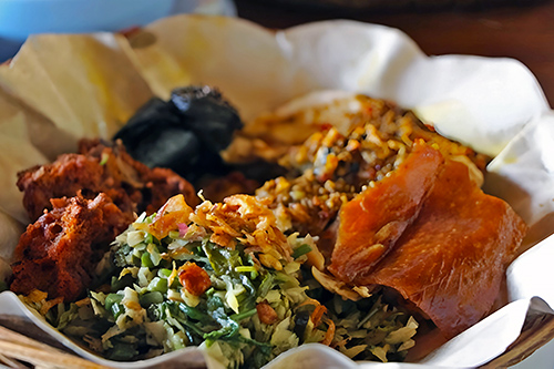 Warung Babi Guling Ibu Oka | Legenda Kuliner Bali di Ubud