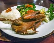 Rekomendasi Kuliner Bebek Goreng di Ubud Bali | Bebek Bengil Ubud