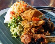 Nasi Ayam Kadewatan Bu Mangku - Rekomendasi Kuliner Tradisional di Ubud Bali