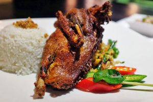 Bebek Betutu Crispy di Bebek Tepi Sawah Ubud Bali